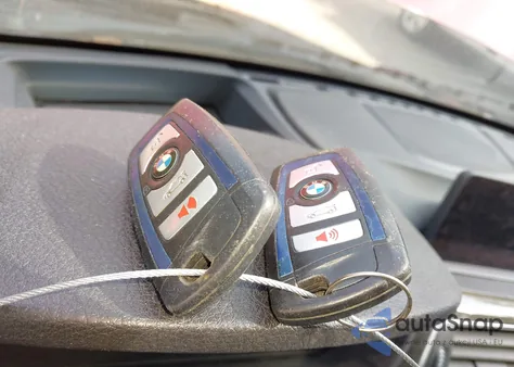 2016 BMW 328I xDrive z USA, uszkodzony, nr VIN WBA8E3G55GNT78865